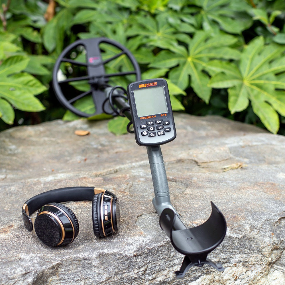 New B75 Handheld Underground Metal Detector with Waterproof LCD Backlight Digital Gold, Silver and Copper Treasure Detector